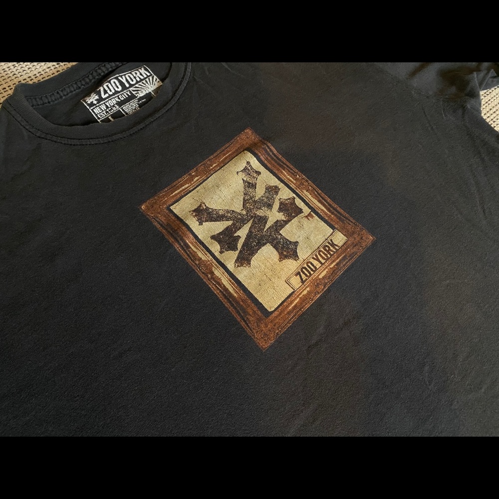 Zoo York Shirt
Size : L